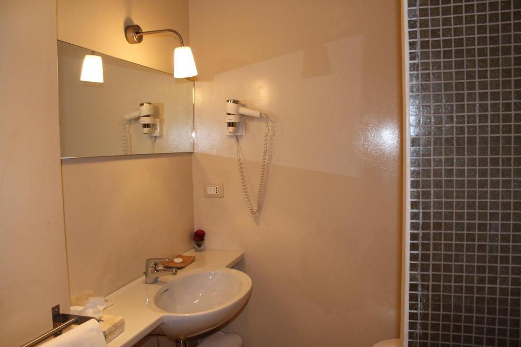Hotel Touring Livorno Pokój zdjęcie